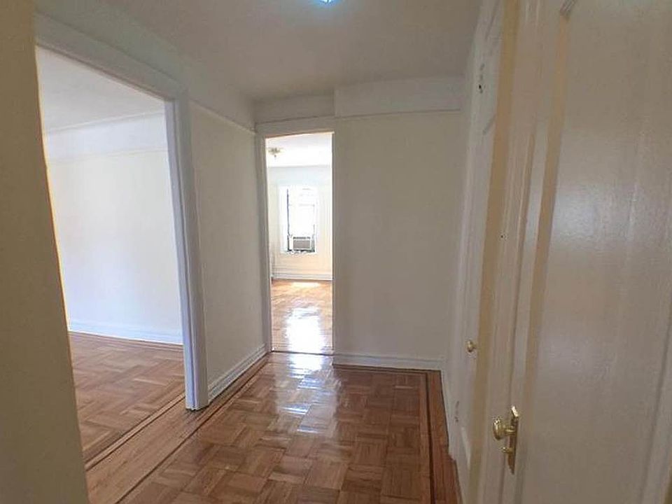 2nd image of 153 Seaman Ave APT 3d