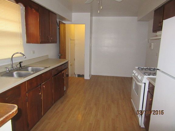 4th image of 1307 Superior Ave