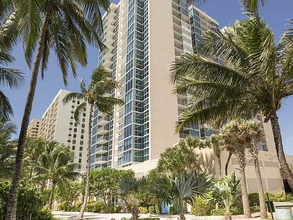 3rd image of 2655 Collins Ave APT 607