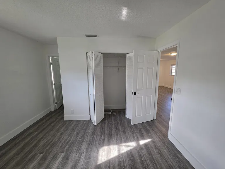 718 Whippoorwill Ln — Photo 25