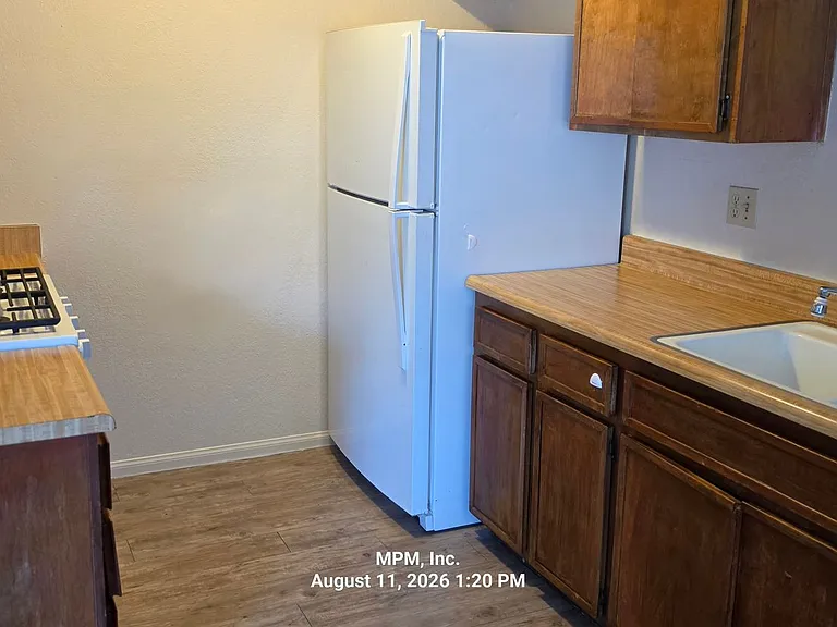 3411 Spring St — Photo 2