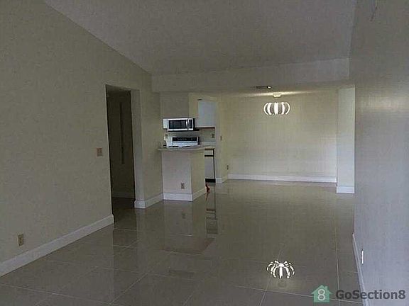 5th image of 9811 Westview Dr APT 925