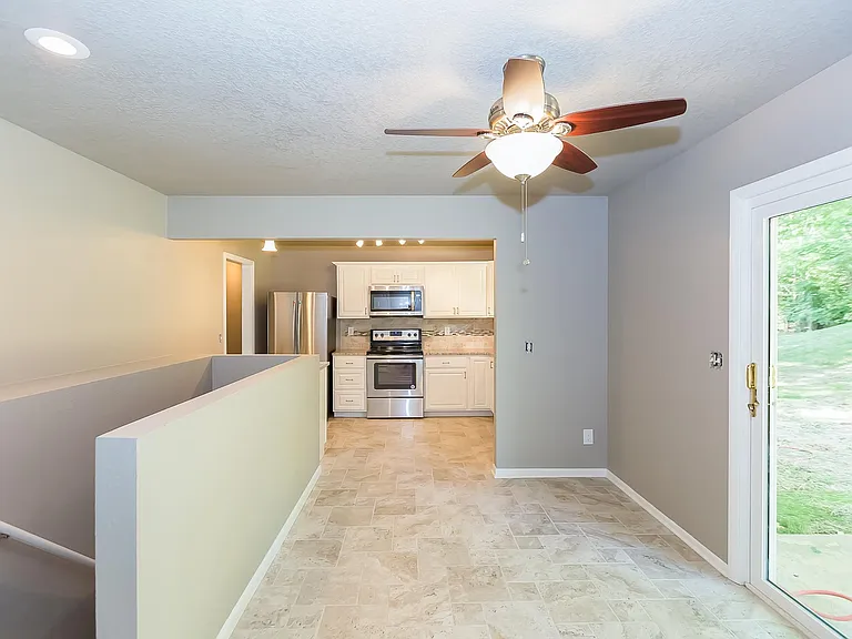 5800 N Belton Ave — Photo 8