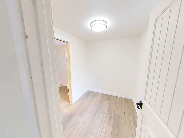 1301 Kearney St — Photo 9
