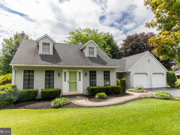 408 Edgewood Dr, Lebanon, PA 17042