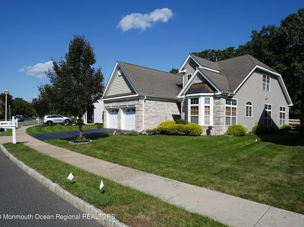 69 Forsgate Way, Lakewood, NJ 08701