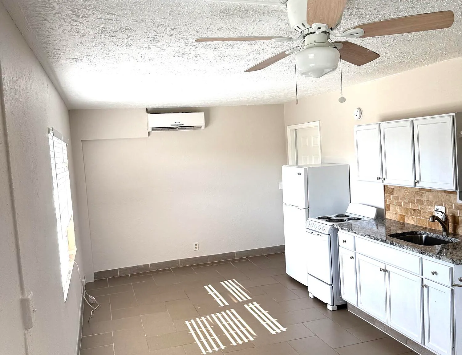 Studio, 1.0 bath, 400 sqft, $1,650 — Photo 3