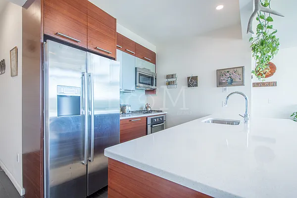 Sold by Brick&Mortar | media 17