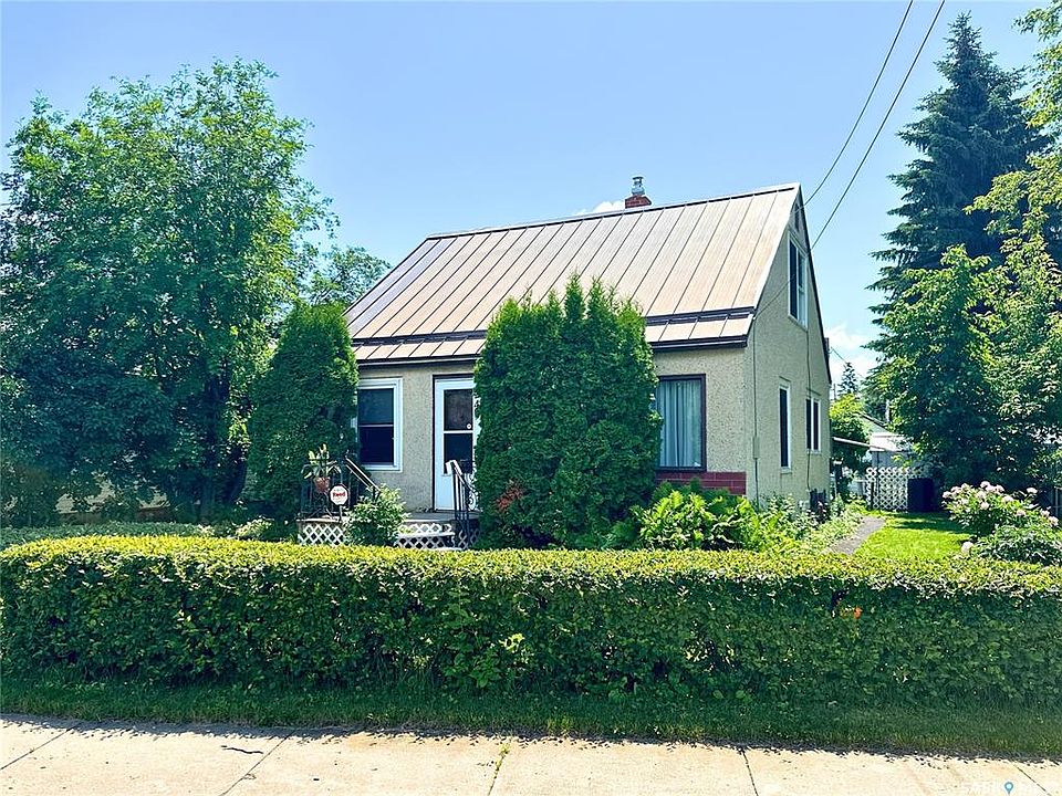 1st image of 249 6th STREET E
