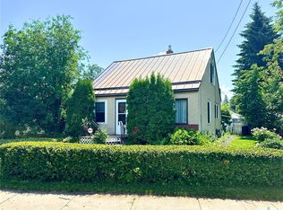 249 6th St E, Prince Albert, SK S6V0M9