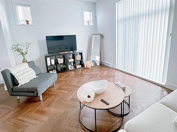 3rd image of 15828 27th Ave #8