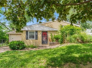 200 W Cambridge Rd, Belton, MO 64012