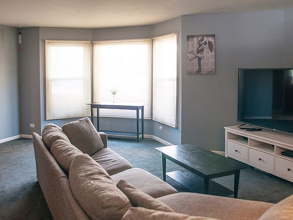 3rd image of 869 Victoria Dr #869