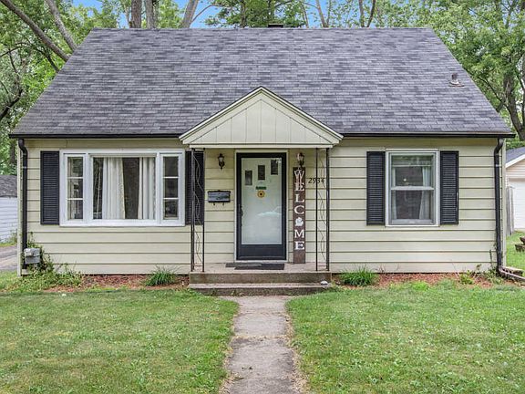 3rd image of 2934 Lorraine Ave