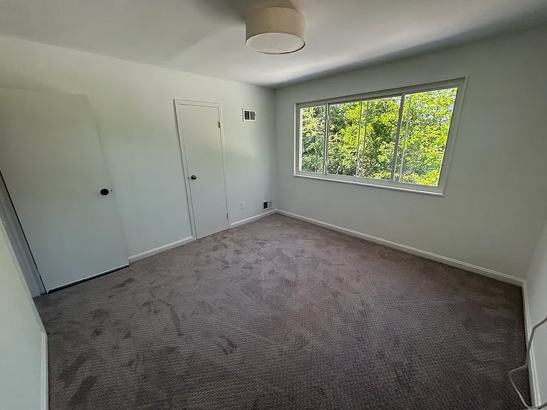 716 Audrey Ln — Photo 10