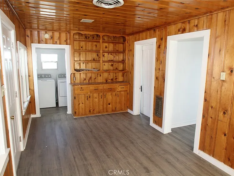 412 D St — Photo 15
