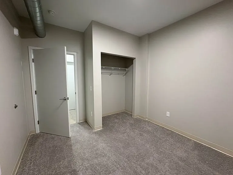100 Fallwood Rd #221 — Photo 2