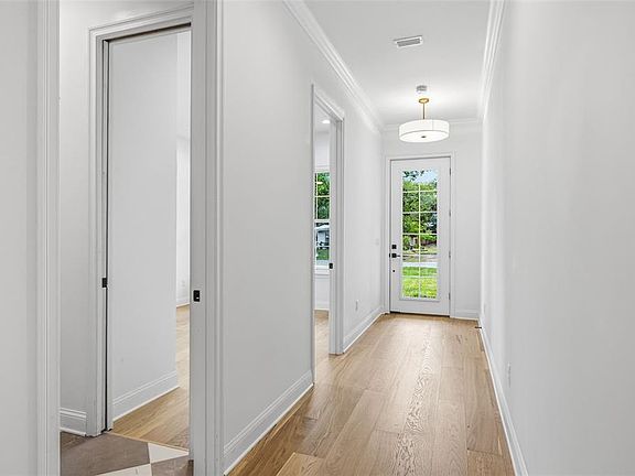 5th image of 2815 W LEILA AVENUE