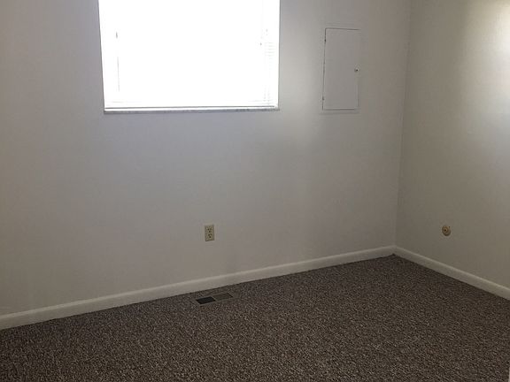 4th image of 900 W Main St APT 28