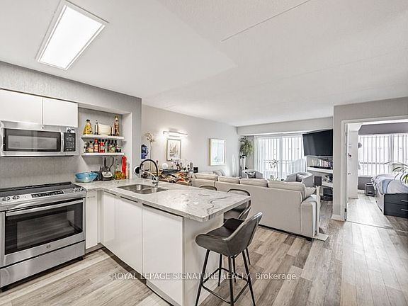 4th image of 30 Via Rosedale #316