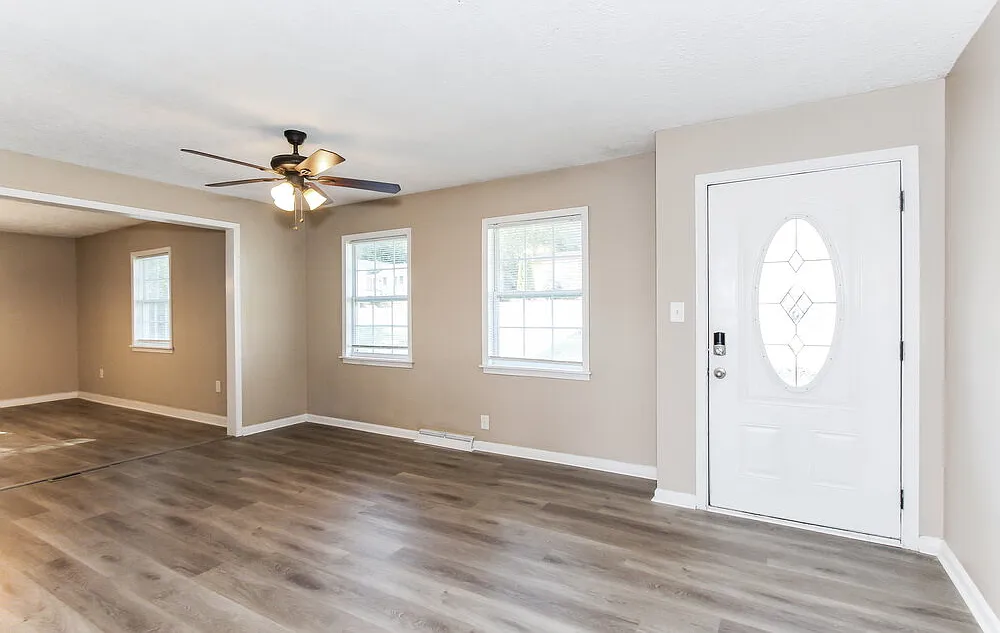 3 bed, 2.0 bath, 1344 sqft, $1,510 — Photo 3