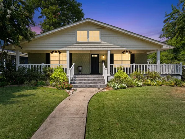 211 E Clarksville St, Jefferson, TX 75657