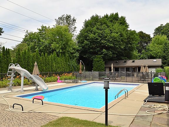 2nd image of 5830 Snowshoe Cir