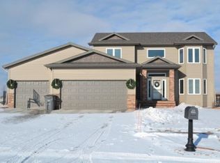 674 Westminster Dr, Moorhead, MN
