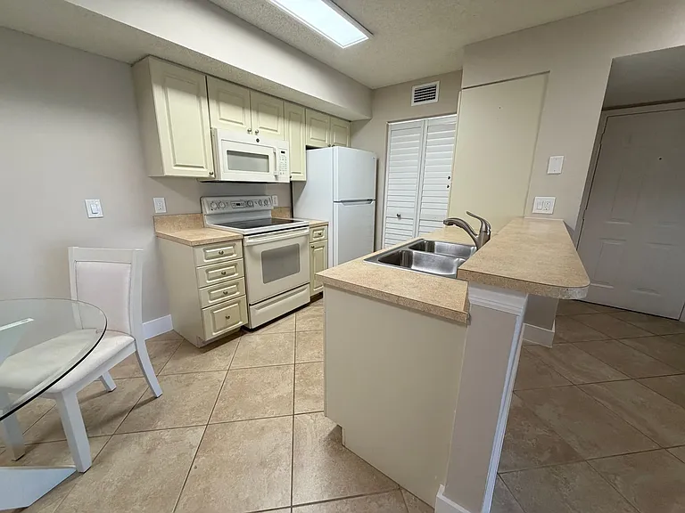 2094 Arbour Walk Cir #3014 — Photo 8