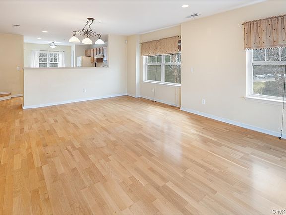 5th image of 121 Northview Court
