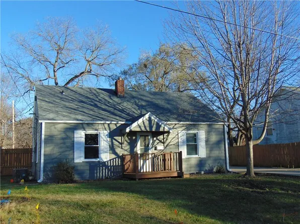 705 S Main St, Harrisonville, MO 64701