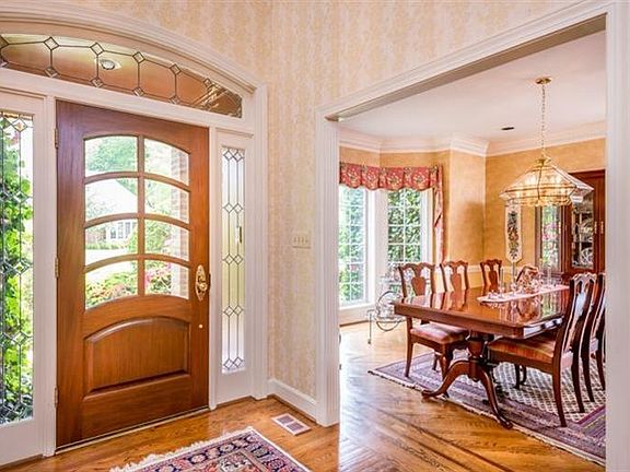 5th image of 2377 The Woods Ln