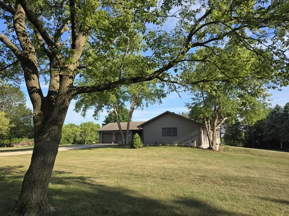 17019 Hebron Rd, Harvard, IL 60033
