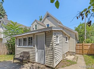 927 Davis Ave NW, Grand Rapids, MI 49504