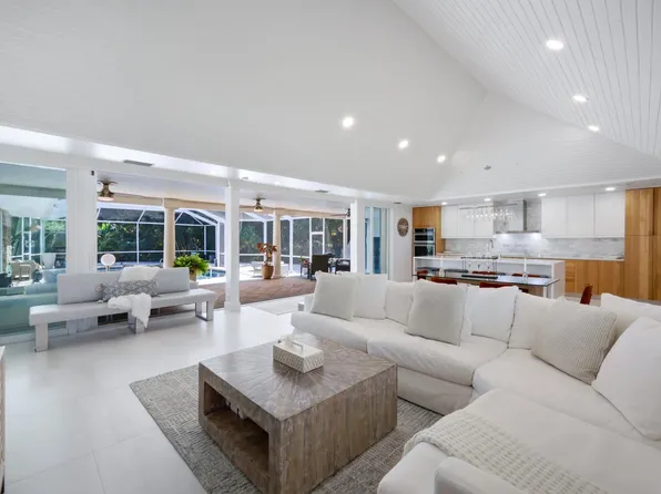2943 Valencia Way, Fort Myers, FL 33901