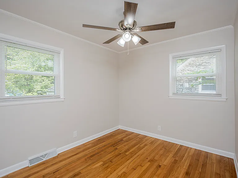 1022 Della Dr — Photo 21