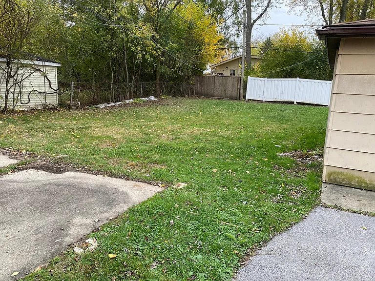 133 Well St — Photo 3