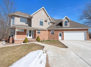 3920 Remington Ct, China, MI 48054