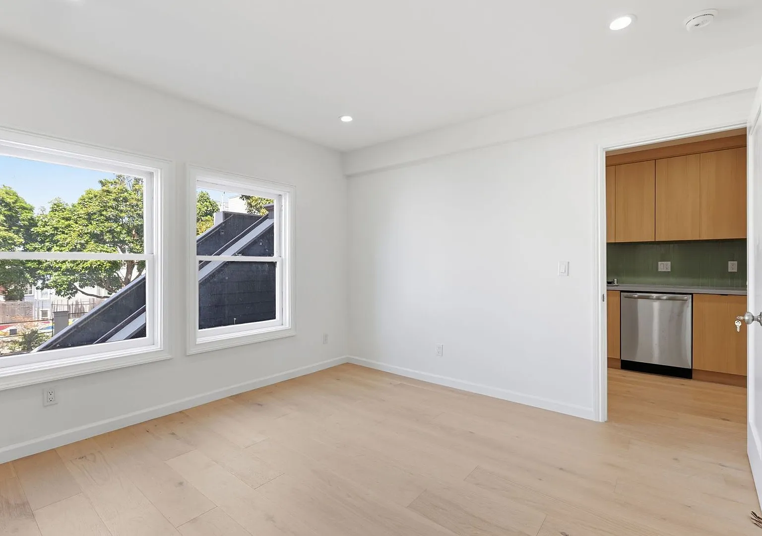 Brand New 1-Bed 1-Bath w/ In-Unit Laundry Near Haight-Ashbury — Photo 3