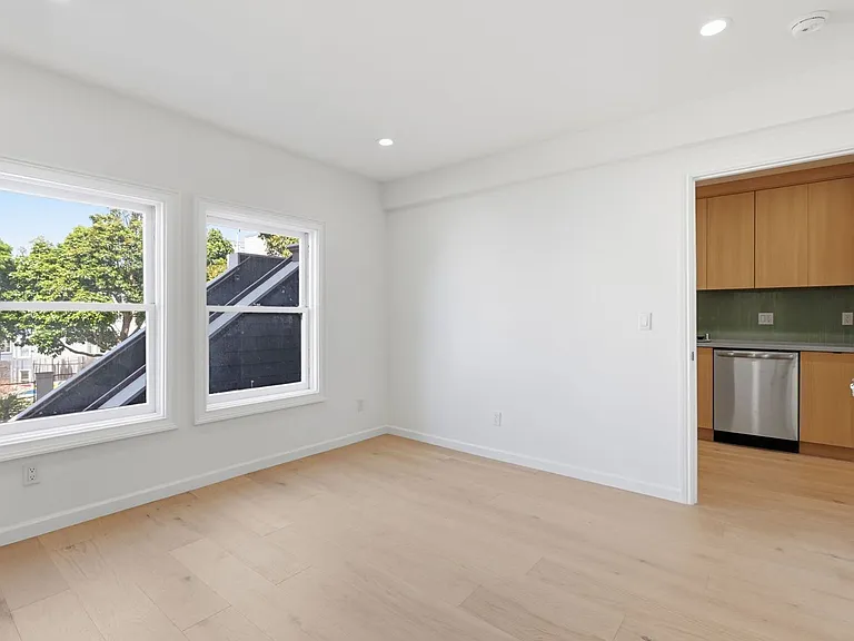 1221 Waller St #A — Photo 3