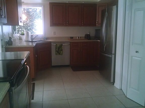 5th image of 213 S Shadowbay Blvd