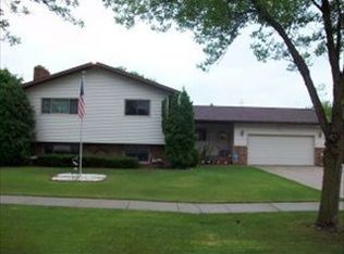 3120 Bohnet Blvd N, Fargo, ND 58102