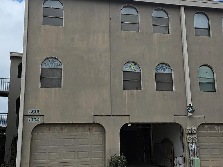 Harbor Island Dr — Photo 19