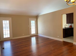 1202 Ballantrae Pl APT C, Mundelein, IL 60060