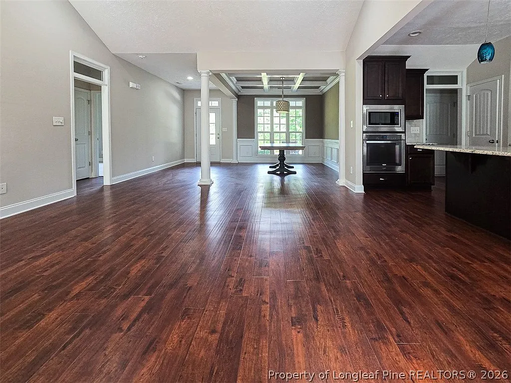 4 bed, 3.0 bath, 2098 sqft, $2,200 — Photo 4