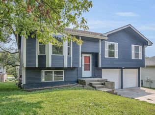 204 Connie St, Lansing, KS 66043