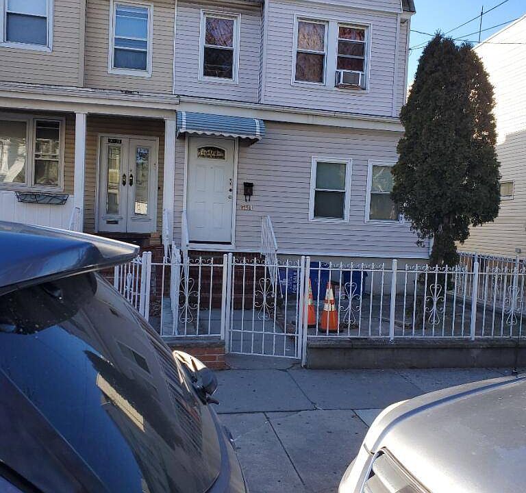 1st image of 9118 112th St