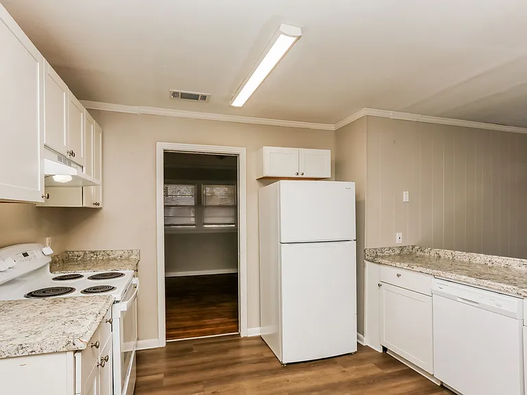 5538 Pine Lane Dr — Photo 10