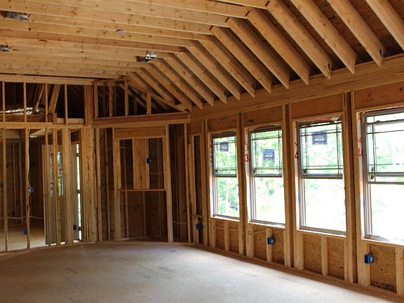 3rd image of 145 Briar Meadow Trl SE