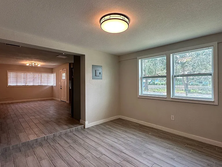 517 San Juan Blvd — Photo 8